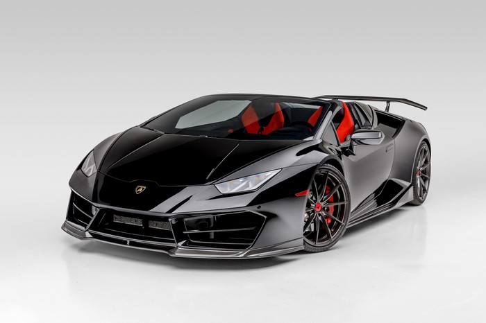 Black Lamborghini Huracan Spyder Edizione Roadster