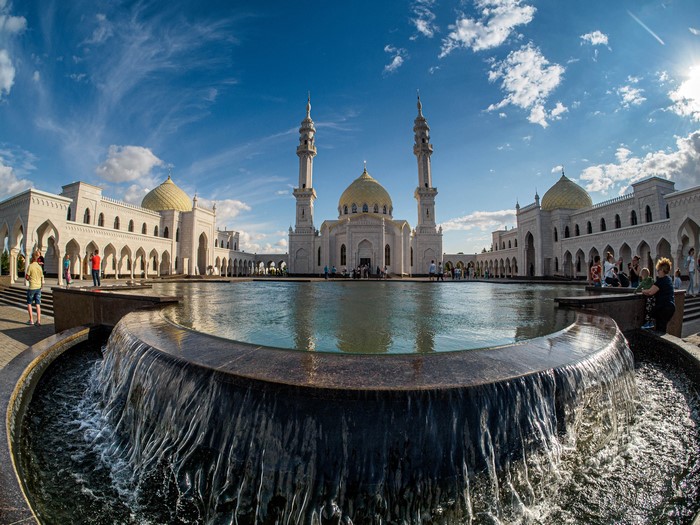 White Mosque in Bolgar, Tatarstan, Russia with a fountain