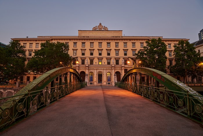 Zollamtssteg bridge in Vienna at dusk