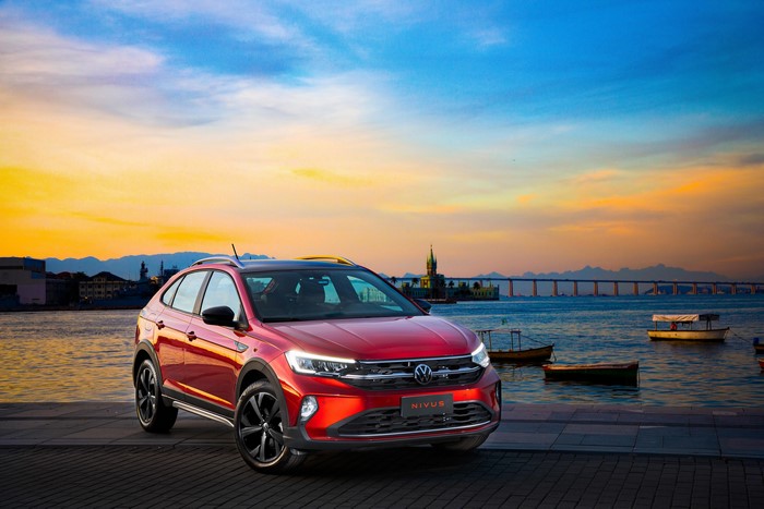 Red Volkswagen Nivus Highline 200 TSI Launching Edition