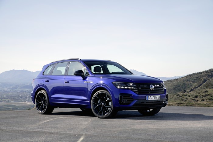Blue Volkswagen Touareg R 2020