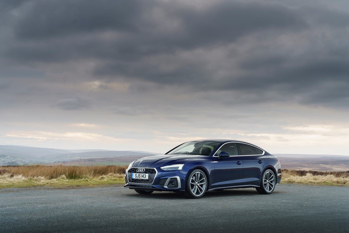 Audi A5 Sportback 40 TFSI S line Metallic Blue