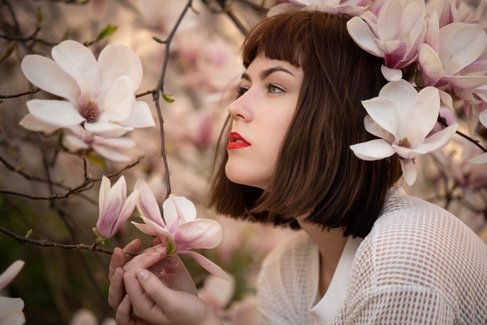 Katharina with Magnolia flowers