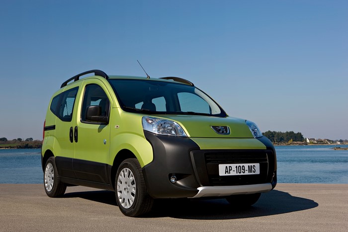 Green Peugeot Minivan with License Plate AP-109-MS