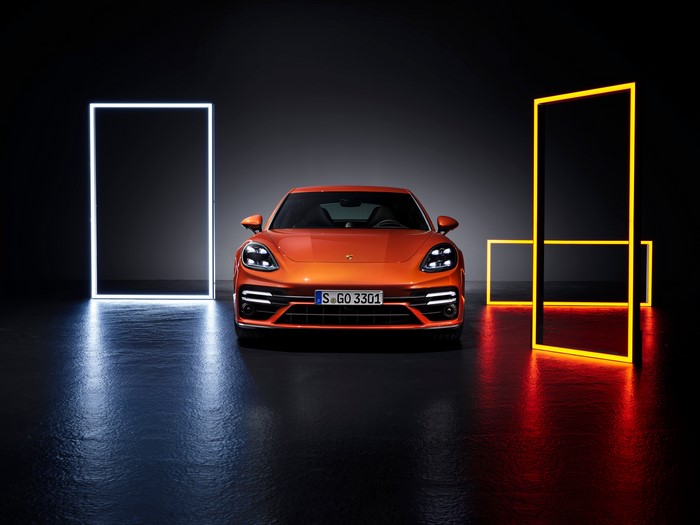 Porsche Panamera Turbo S (971) Orange Metallic Front