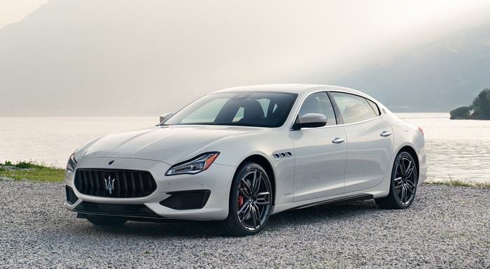 White 2018 Maserati Quattroporte GTS GranSport Sedan