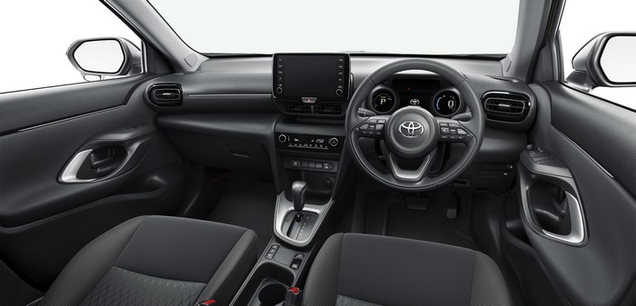 Toyota Yaris Cross Hybrid G interior