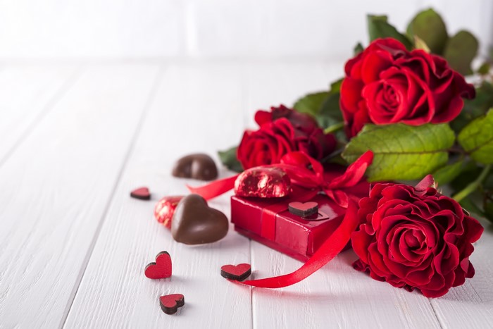 Valentine's Day Roses and Chocolates Gift
