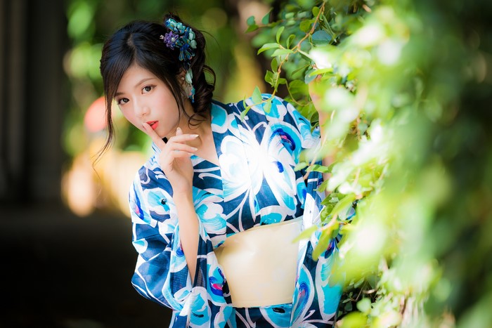 4K Portrait of Japanese Girl in Kimono
