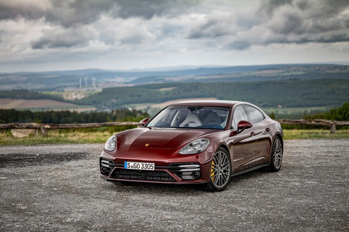 Porsche Panamera Turbo S (971) Wine Metallic
