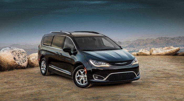 Black 2016 Chrysler Pacifica Touring-L Plus Minivan