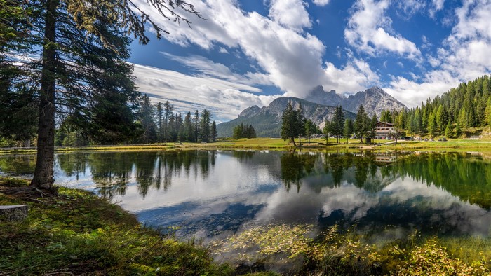 Lake Misurina and the Italian Alps in 4K