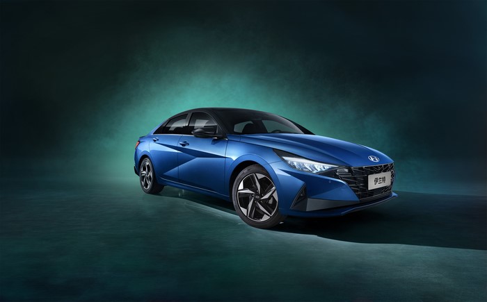 Blue Hyundai Elantra 240T (CN7) Metallic
