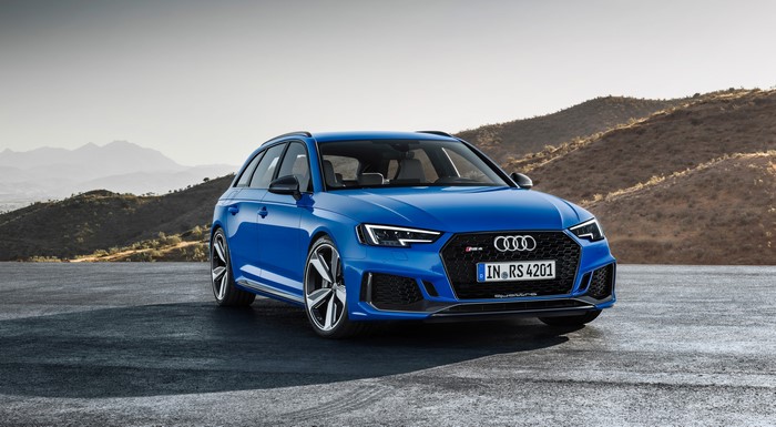 Blue Audi RS4 Avant 2017