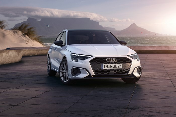 White Audi A3 Sportback 30 g-tron