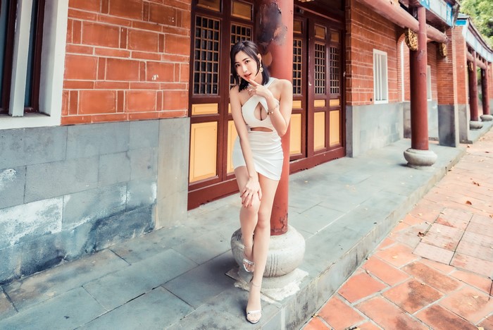 4K Asian Woman in White Dress Pose