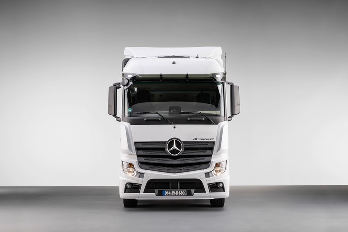 4K White Mercedes-Benz Actros F Truck Front View