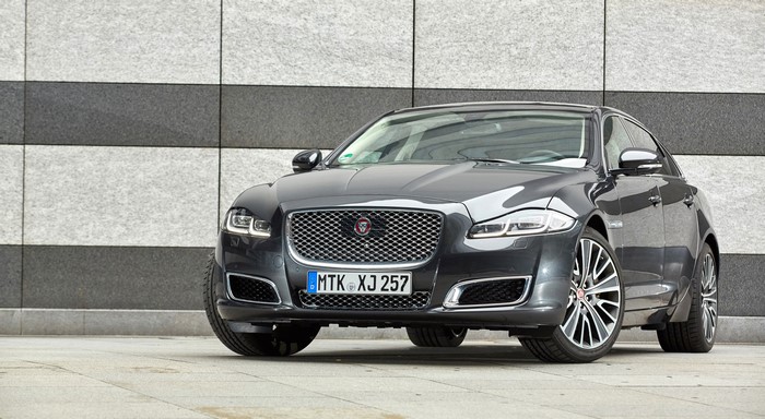 2016 Jaguar XJ L 3.0 V6 Diesel Autobiography Sedan