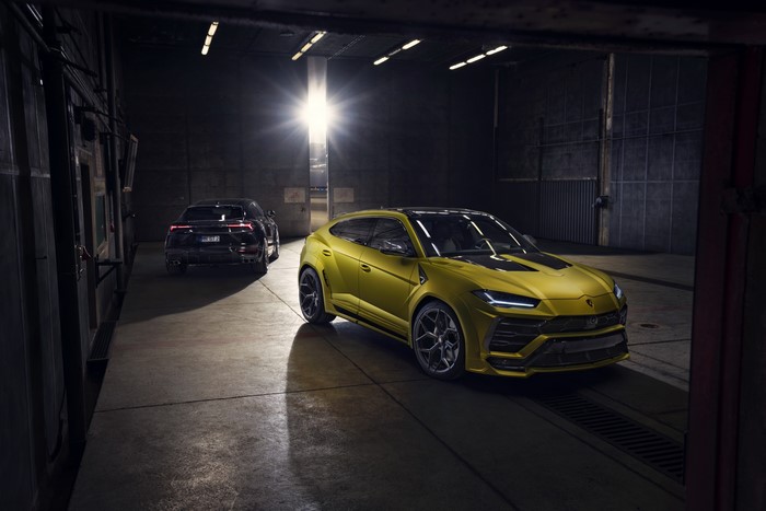 4K Lamborghini Urus Novitec in a hangar