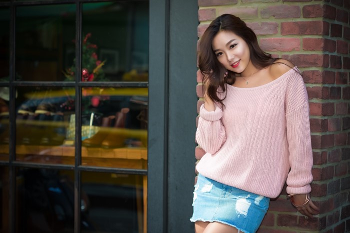 4K Asian Woman in Pink Sweater