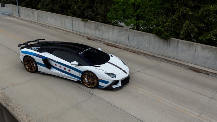 Lamborghini Aventador with Chicago flag livery