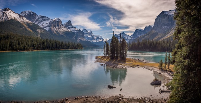 Maligne Lake, Alberta, Canada Mountains Panorama