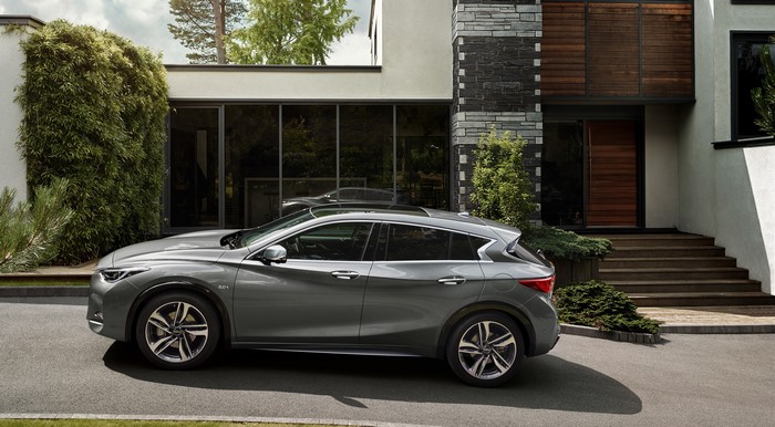 Grey Infiniti Q30 1.5d Hatchback