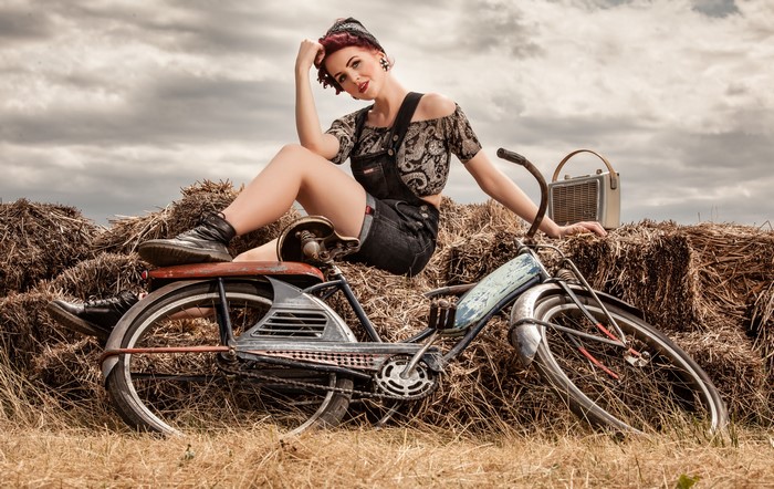 4K Retro Radio and Bicycle in Hay Field