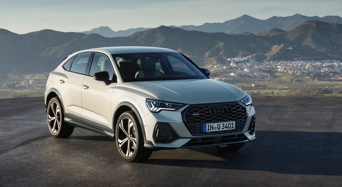 White Audi Q3 Sportback 45 TFSI quattro S line