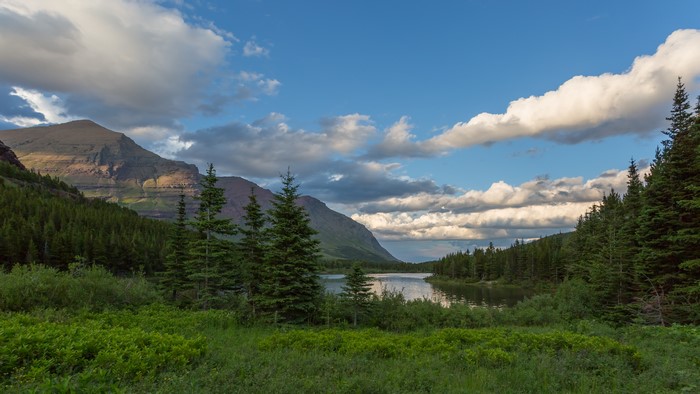 4K Glacier National Park Mountains and Lake