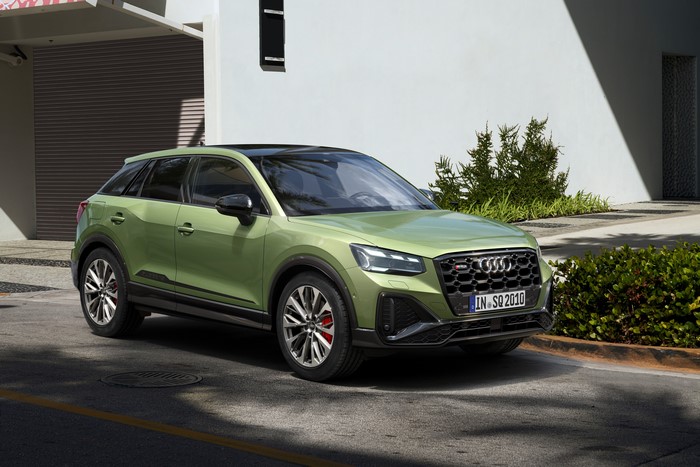 Green Audi SQ2 2020 Crossover