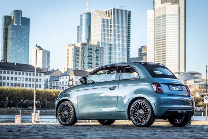 Fiat 500 Cabrio 2020 Metallic Light Blue