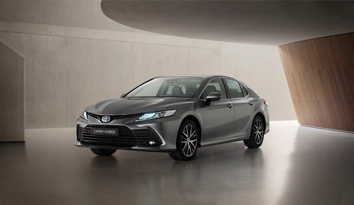 Grey 2020 Toyota Camry Hybrid EU-spec