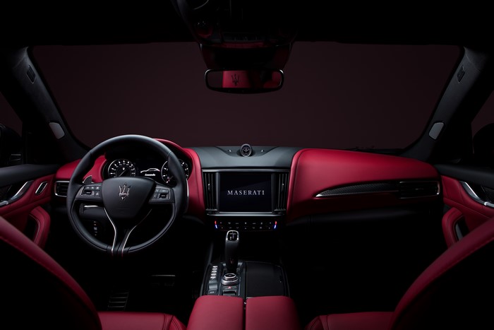 Maserati Levante S Q4 GranSport interior