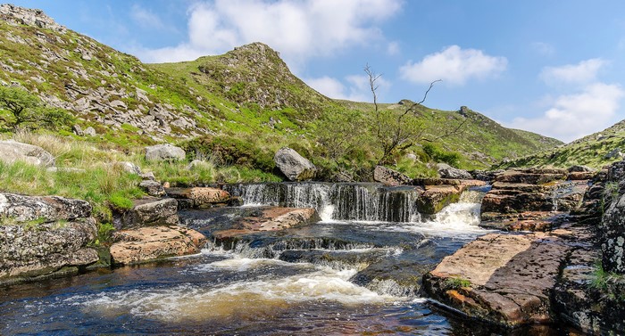 4K Dartmoor River with Stones and Hills
