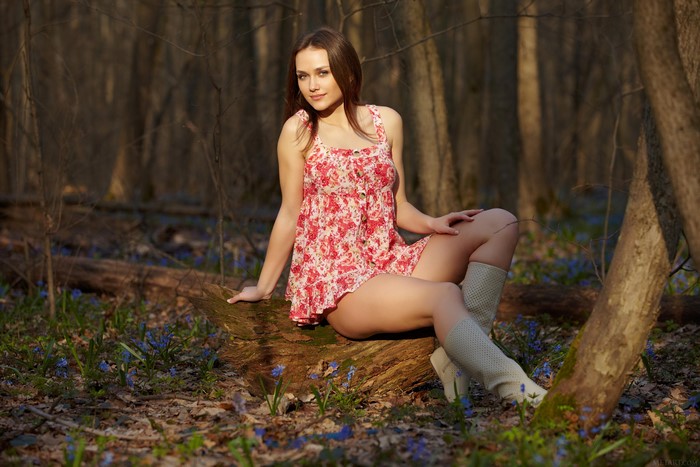 4K Spring Portrait of Brown-Haired Woman in Dress
