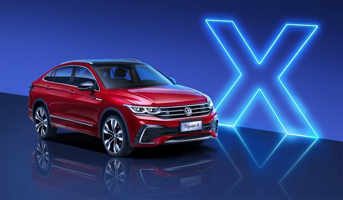 Red Volkswagen Tiguan X 380 TSI 4MOTION R-Line