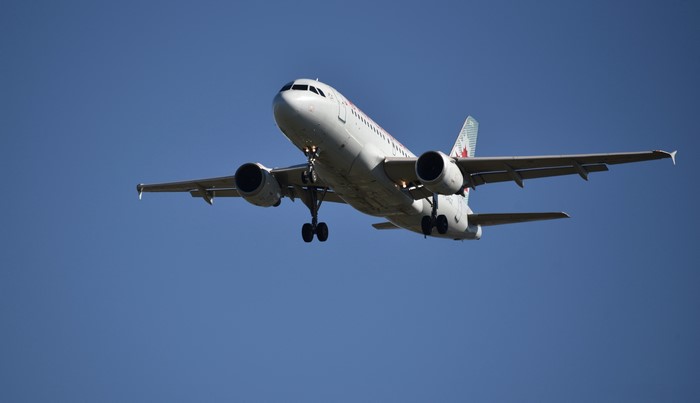 Air Canada Airbus A319 airplane landing