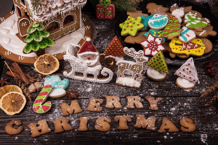 Christmas cookies with "Merry Christmas" lettering