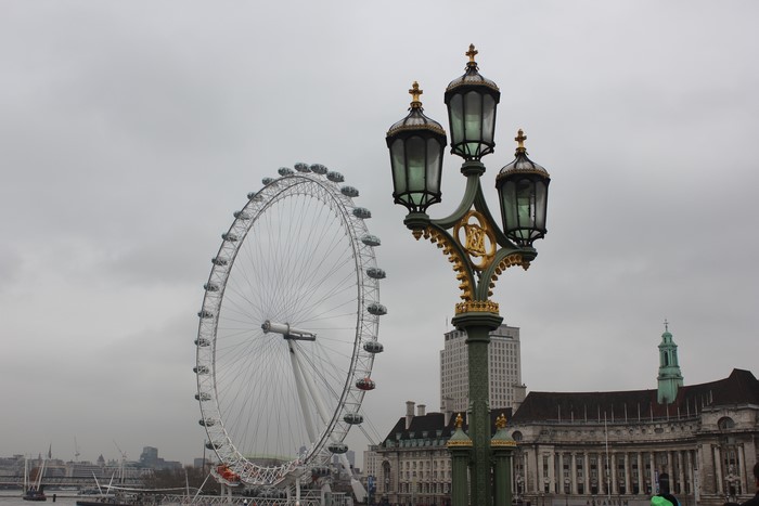 London Eye and street lamp on a cloudy day