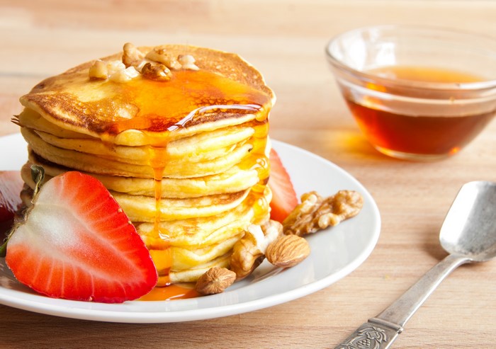 Pancakes with Strawberries and Honey