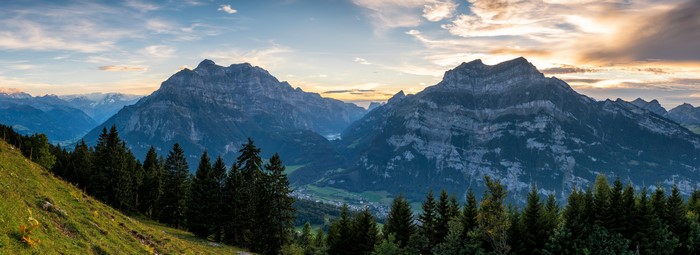 Panoramic View of Glarus Alps 4K