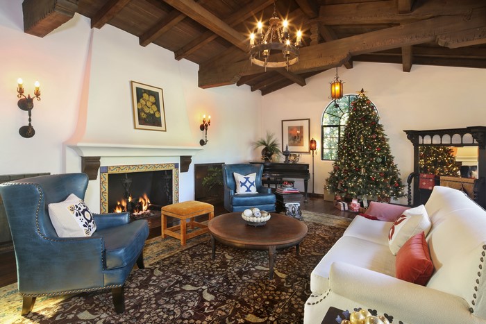 Living room with fireplace and Christmas tree