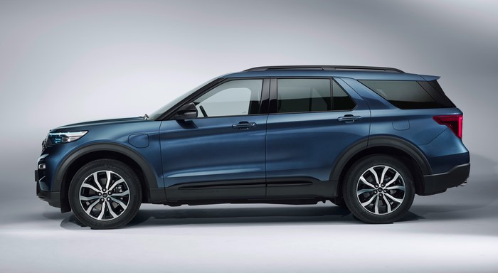 Ford Explorer Plug-in Hybrid ST-Line Crossover