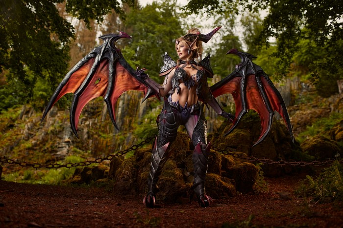 Zyra from League of Legends Cosplay with Wings