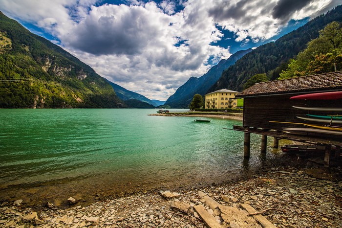 4K Lago di Poschiavo Switzerland Mountains Lake Alps Clouds