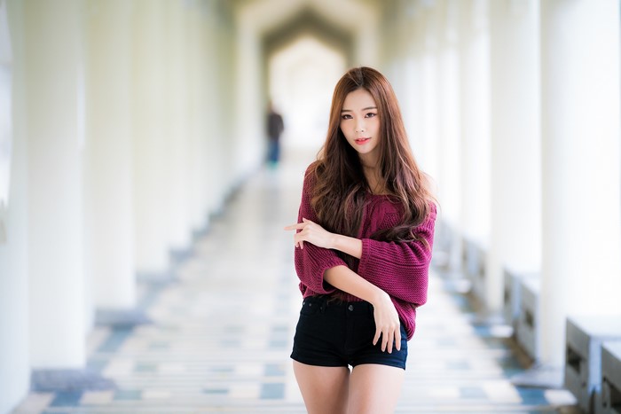 4k Asian Handbag Bokeh Fence Redhead Girl Glance Hands Shorts