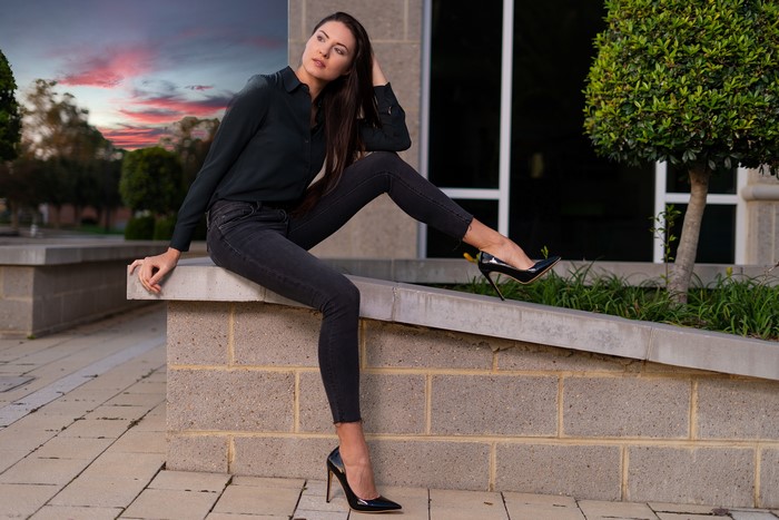 4K Natalia Larioshina sitting pose in jeans and formal shirt