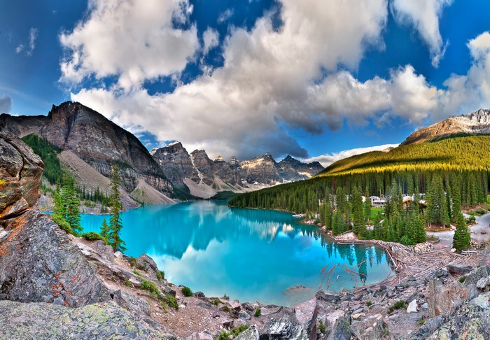 Moraine Lake in Banff National Park, Alberta, Canada
