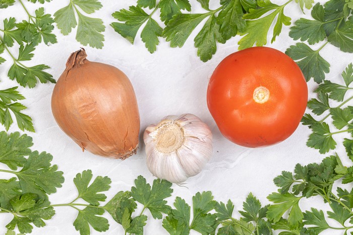 4K Vegetables: Onion, Tomato, Garlic, and Parsley